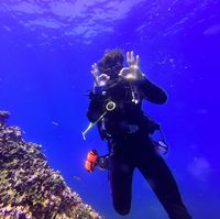 clic para ampliar la imagen Mantell Castillo, Joshua